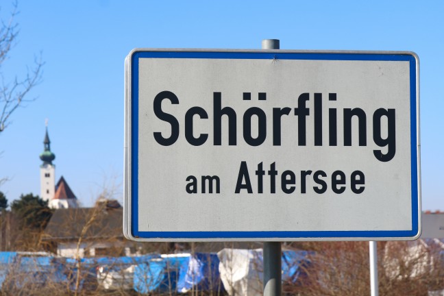 Schrfling am Attersee: Einsatzkrfte bei Personenrettung nach Forstunfall im Einsatz