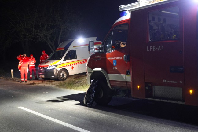 Wendling: 15-Jhriger beim Einsammeln von verlorenem Ladegut von Auto erfasst