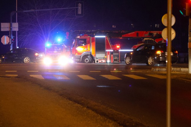 Sessel und Laptop: Brand in einer Wohnung in Leonding sorgte fr sptabendlichen Einsatz