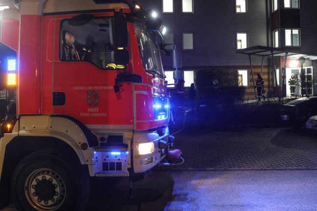 Sessel und Laptop: Brand in einer Wohnung in Leonding sorgte fr sptabendlichen Einsatz