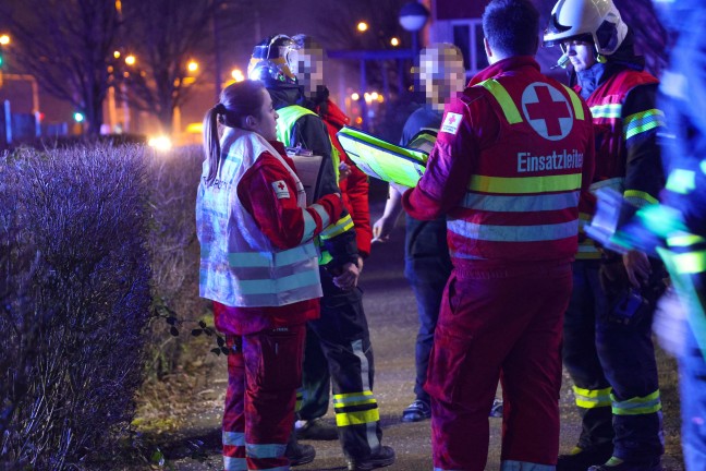 Sessel und Laptop: Brand in einer Wohnung in Leonding sorgte fr sptabendlichen Einsatz