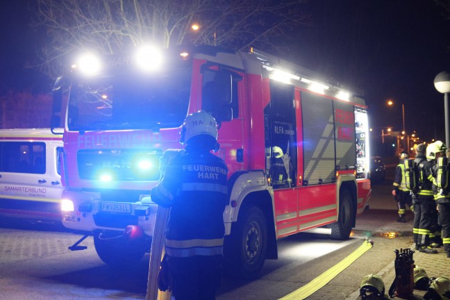 Sessel und Laptop: Brand in einer Wohnung in Leonding sorgte fr sptabendlichen Einsatz