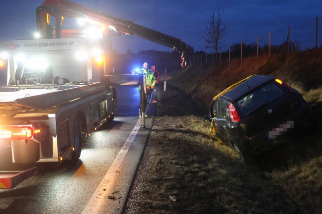 Verkehrsunfall mit zwei beteiligten PKW auf B1 Wiener Strae in Edt bei Lambach