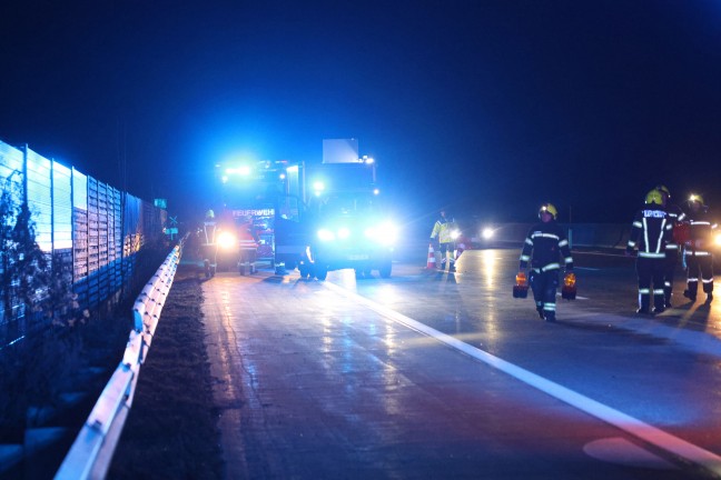 Auffahrunfall zwischen Kleintransporter und Klein-LKW auf Westautobahn bei Sipbachzell