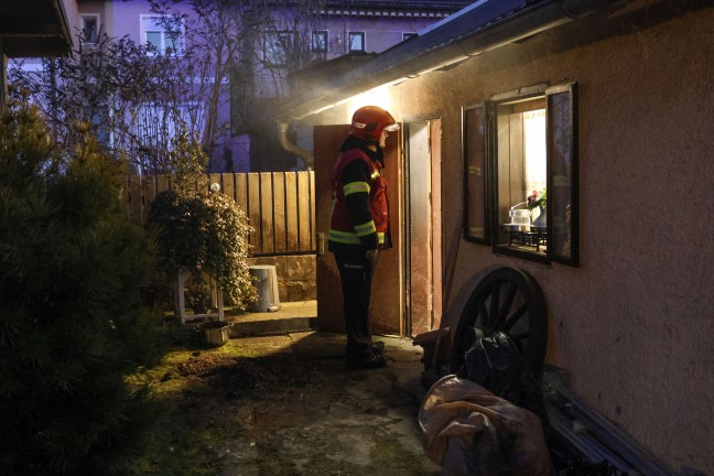 Brand einer Selche in einem Nebengebude eines Hauses in Wels-Neustadt