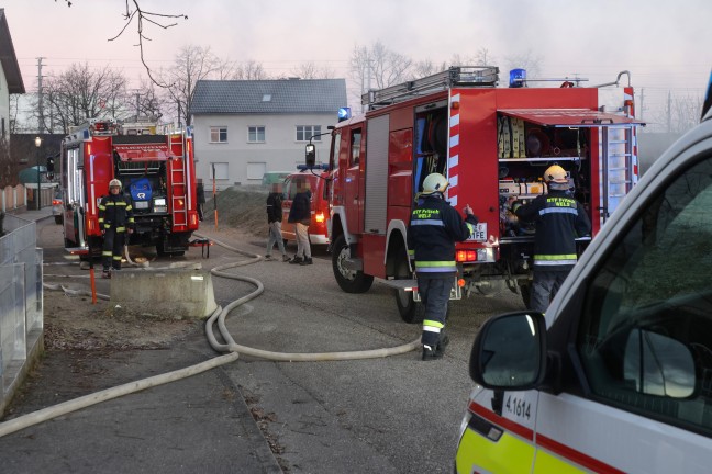 Obergescho in Vollbrand: Grerer Brand in einem Einfamilienhaus in Wels-Schafwiesen