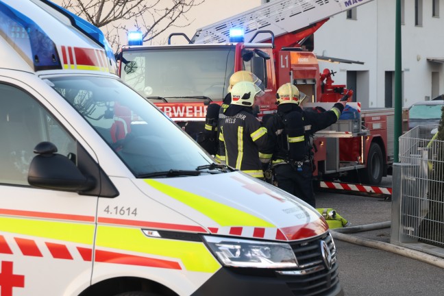 Obergescho in Vollbrand: Grerer Brand in einem Einfamilienhaus in Wels-Schafwiesen