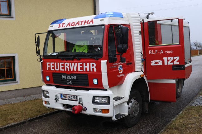 Zwei Feuerwehren bei Brand einer Selche in einem Gebude in St. Agatha im Einsatz