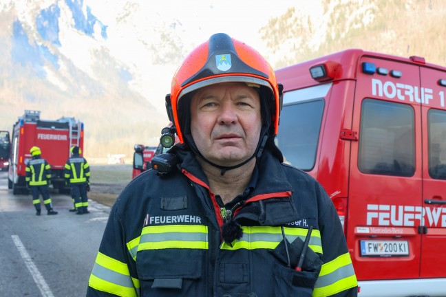 Alarmstufe 2: Wirtschaftstrakt auf Bauernhof in Hinterstoder in Vollbrand