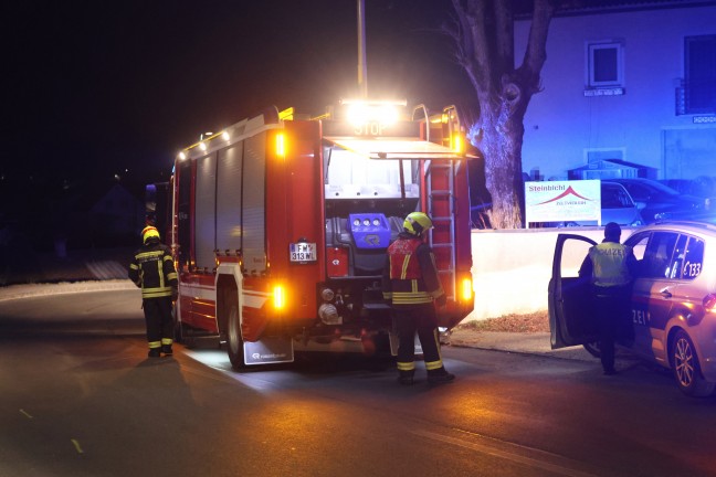 Schwerer Verkehrsunfall: Insassen nach Autoberschlag in Stadl-Paura allesamt unverletzt