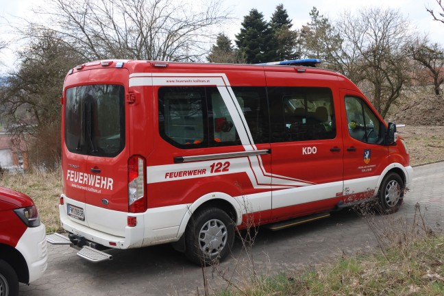 Sieben Feuerwehren bei Personenrettung nach Arbeitsunfall in Kallham im Einsatz