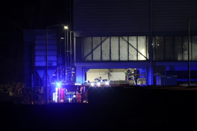 Brand bei einem Abfallverwertungsunternehmen in Wels-Schafwiesen
