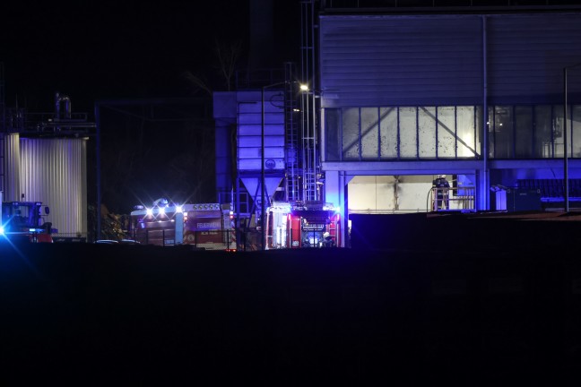 Brand bei einem Abfallverwertungsunternehmen in Wels-Schafwiesen