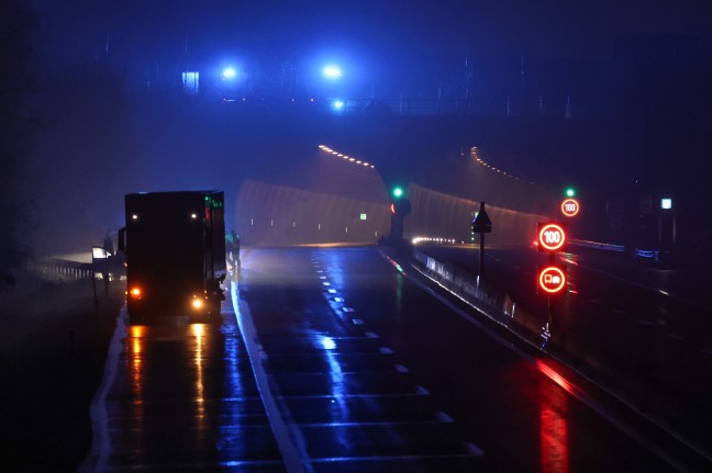 Unfall zwischen PKW und LKW auf der Pyhrnautobahn bei Wartberg an der Krems
