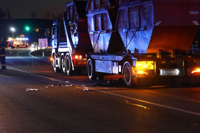 Person auf Scharnsteiner Strae in Gmunden von Auto erfasst und von LKW mitgeschleift