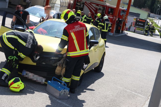 Unfall mit Sachschaden: Crash zwischen zwei PKW in Steinerkirchen an der Traun endet glimpflich
