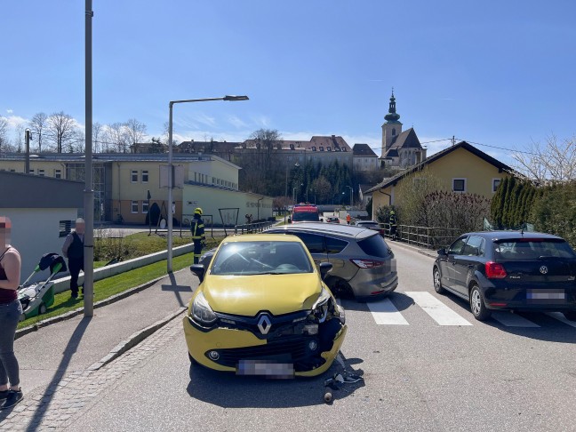 Unfall mit Sachschaden: Crash zwischen zwei PKW in Steinerkirchen an der Traun endet glimpflich