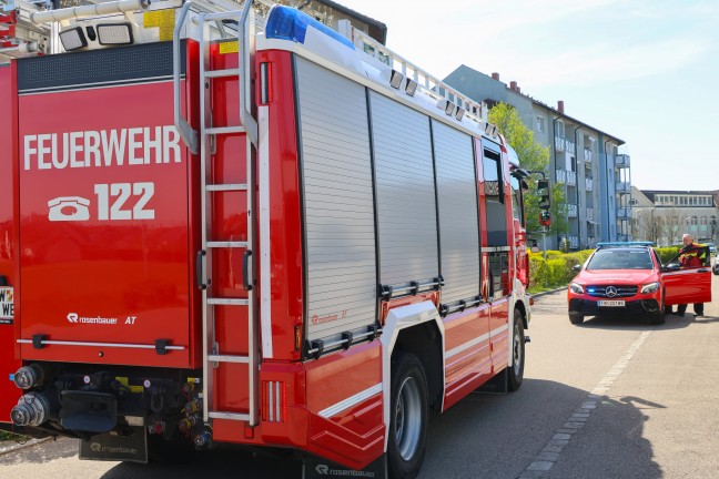 Brand in einer Wohnung eines Mehrparteienwohnhauses in Wels-Neustadt fordert einen Verletzten