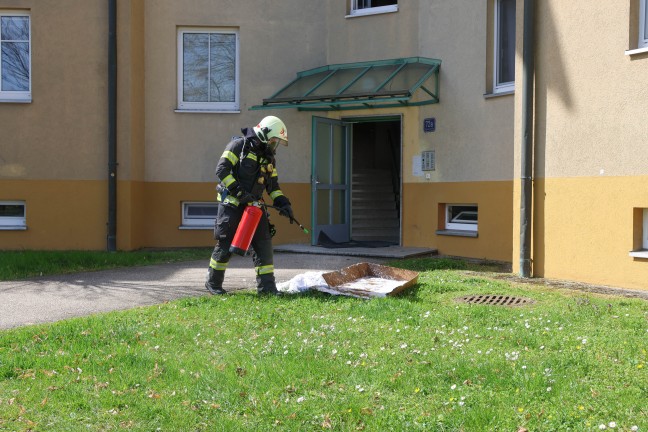 Brand in einer Wohnung eines Mehrparteienwohnhauses in Wels-Neustadt fordert einen Verletzten