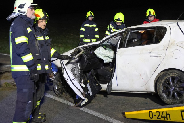 Schwer verletzt: Auto auf Gallspacher Straße bei Grieskirchen mehrfach überschlagen