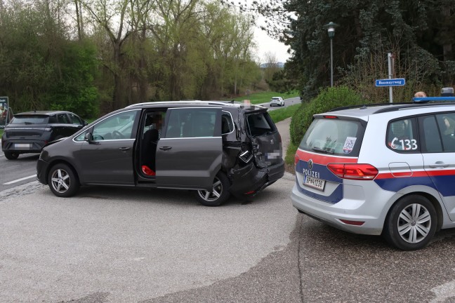 Stau im Abendverkehr nach Auffahrunfall auf Innviertler Strae bei Krenglbach