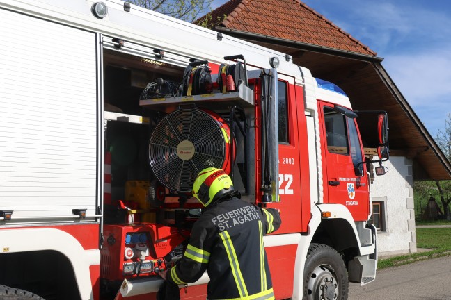 Brand im Fassadenbereich eines landwirtschaftlichen Gebudes in St. Agatha