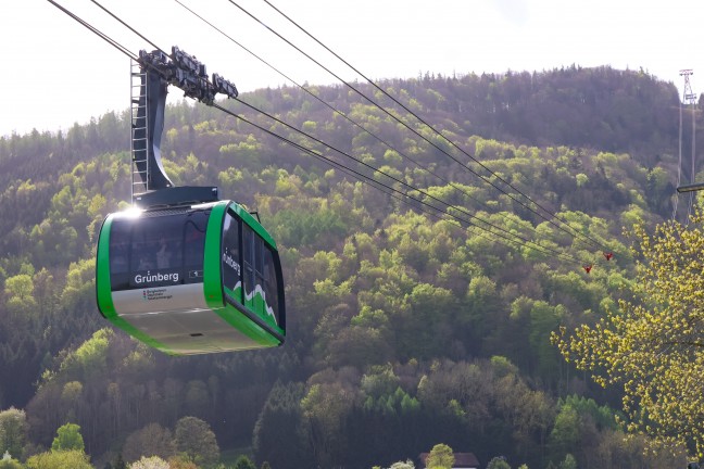Bub (4) bei Ausflug auf den Grnberg in Gmunden am Berg vergessen