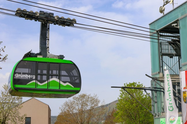 Bub (4) bei Ausflug auf den Grnberg in Gmunden am Berg vergessen
