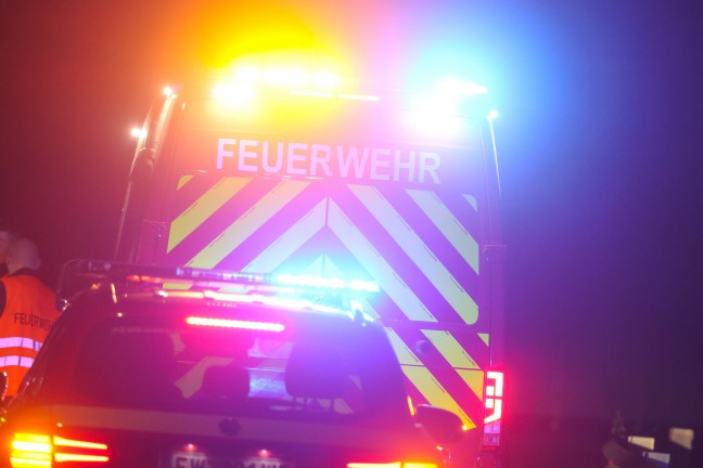 Umfangreiche Bindemanahmen bei Dieselspur auf vier Kilometern Lnge zwischen Marchtrenk und Wels