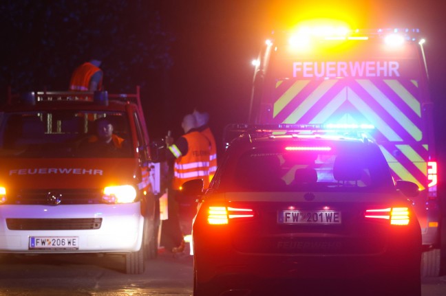 Umfangreiche Bindemanahmen bei Dieselspur auf vier Kilometern Lnge zwischen Marchtrenk und Wels