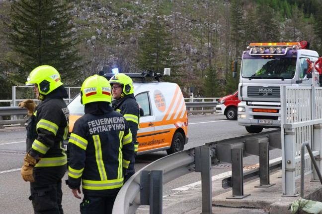 Drei teils Schwerverletzte bei Verkehrsunfall auf Pyhrnautobahn im Bosrucktunnel bei Spital am Pyhrn