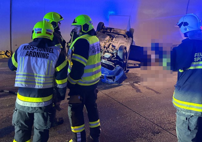 Drei teils Schwerverletzte bei Verkehrsunfall auf Pyhrnautobahn im Bosrucktunnel bei Spital am Pyhrn