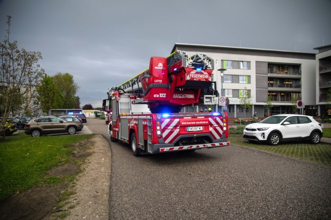 Brandverdacht: Gemeldete Rauchentwicklung im Dachbereich eines Altenheims in Marchtrenk