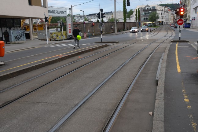 Radfahrerin (69) in Linz-Urfahr von Straenbahn erfasst und dabei tdlich verletzt
