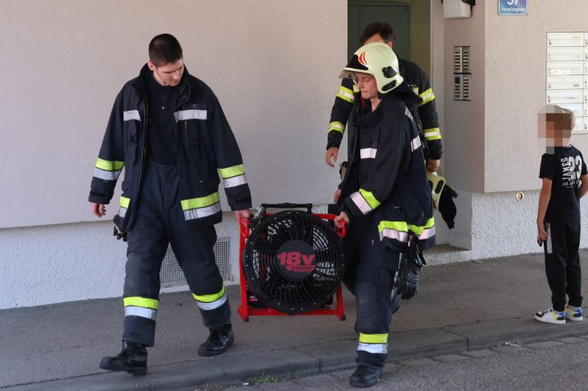 Verrauchte Wohnung und verrauchtes Stiegenhaus durch angebranntes Kochgut in Wels-Vogelweide