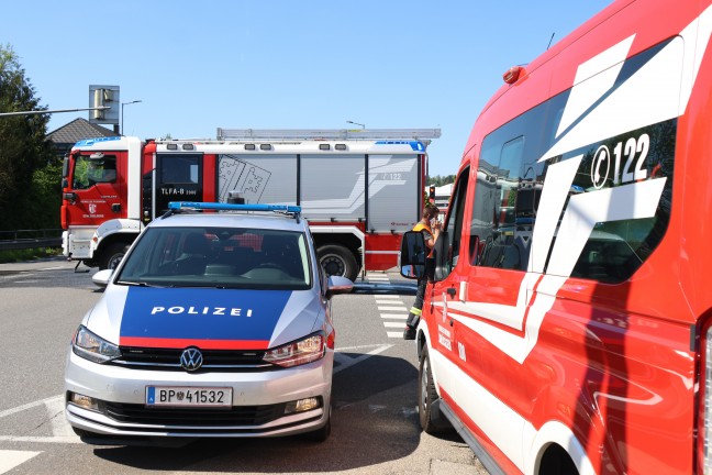 Kreuzungscrash zweier PKW zwischen Grieskirchen und Schllberg fordert zwei Leichtverletzte