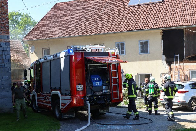 Fnf Feuerwehren bei Brand in einem Gebude in Gaspoltshofen im Einsatz