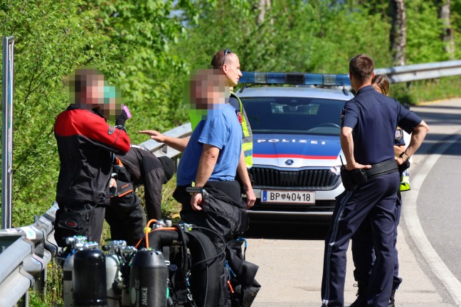 Steinbach am Attersee: Wasserrettung und Notarzthubschrauber nach Tauchunfall im Attersee im Einsatz