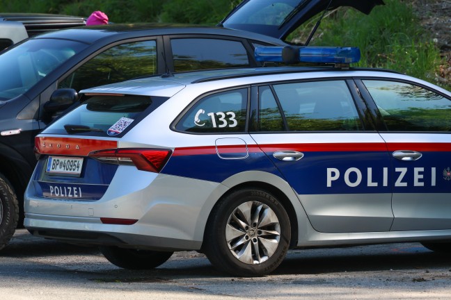 Steinbach am Attersee: Wasserrettung und Notarzthubschrauber nach Tauchunfall im Attersee im Einsatz