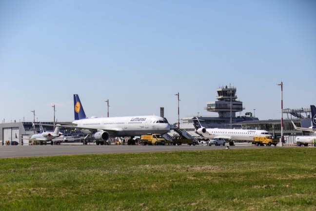 Flge nach Drohnensichtung am Flughafen Mnchen zur Zwischenlandung nach Hrsching umgeleitet