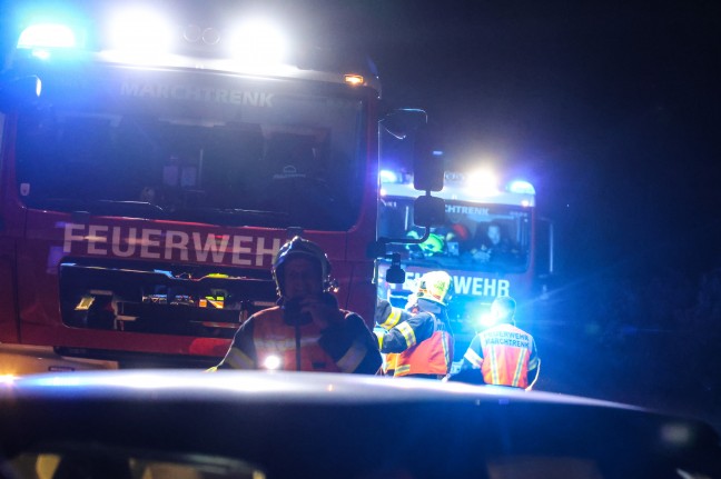 PKW auf Wiener Strae bei Marchtrenk offenbar wegen Reh gegen Lrmschutzwand gekracht