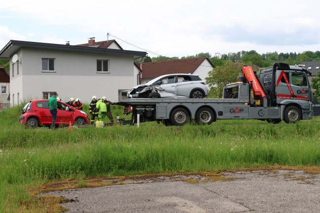 Drei Autos in schweren Crash auf Wallerner Strae bei Scharten verwickelt