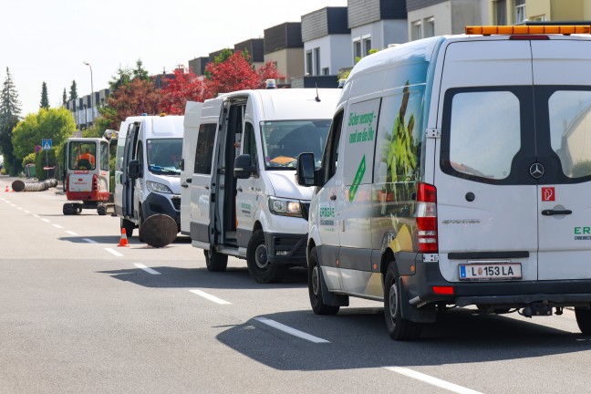 Evakuierung nach grerem Gasaustritt in einer Wohnsiedlung in Traun