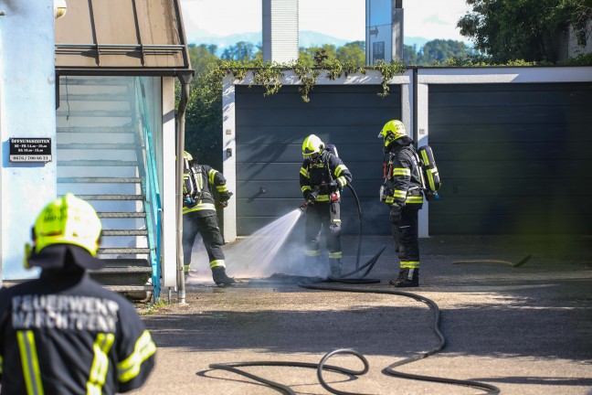 Brand eines Abfallcontainers in Marchtrenk griff auf Stiegenaufgang eines Gebudes ber