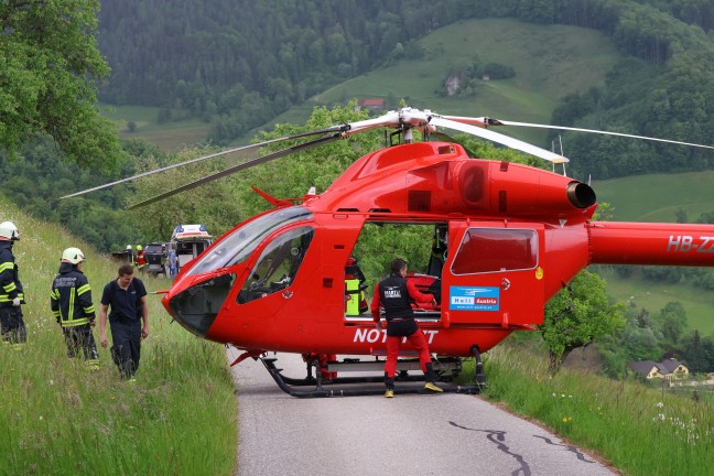 Tdlicher Traktorunfall: Mann (69) in Steinbach an der Steyr unter umgestrztem Traktor eingeklemmt