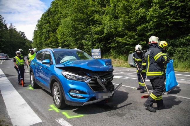 Drei Verletzte bei schwerem Kreuzungsunfall auf Nibelungenstrae in Hartkirchen