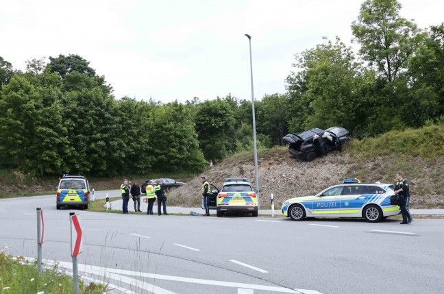 Unfall in Bayern: Bankomatbande lieferte sich Verfolgungsjagd mit der Polizei durch Obersterreich