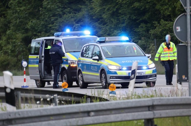 Unfall in Bayern: Bankomatbande lieferte sich Verfolgungsjagd mit der Polizei durch Obersterreich