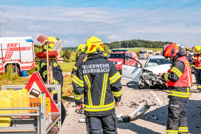Schwerer Crash zwischen zwei PKW bei Eitzing fordert zwei Verletzte