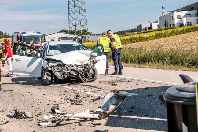 Schwerer Crash zwischen zwei PKW bei Eitzing fordert zwei Verletzte